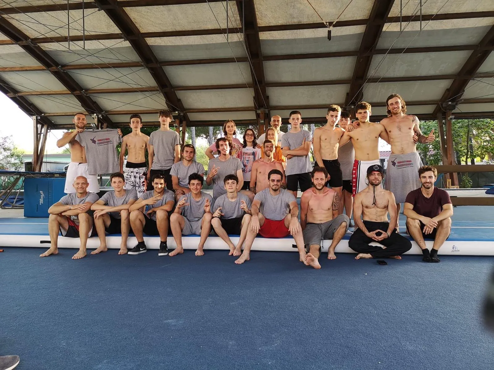 La community Atlas Pro riunita in palestra